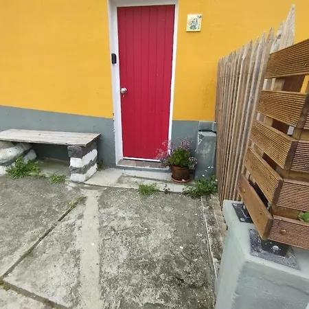 Um Da Casa Do Monte Apartment