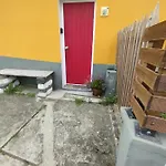 Um Da Casa Do Monte Apartment