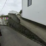 Um Da Casa Do Monte
