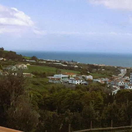 Um Da Casa Do Monte דירה