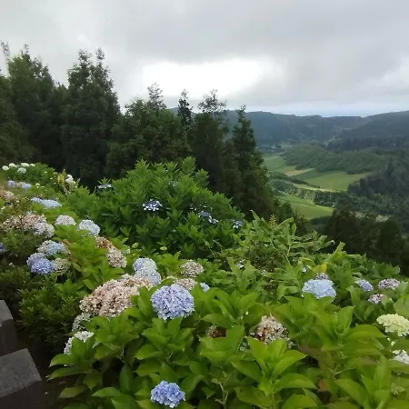 Um Da Casa Do Monte * Agua de Alto