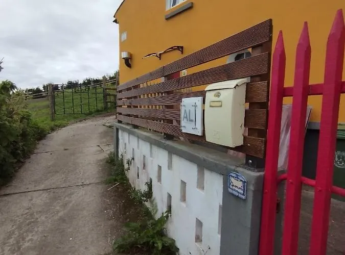 Um Da Casa Do Monte *