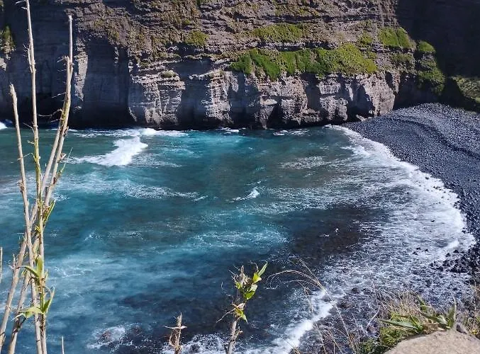 Um Da Casa Do Monte Agua de Alto