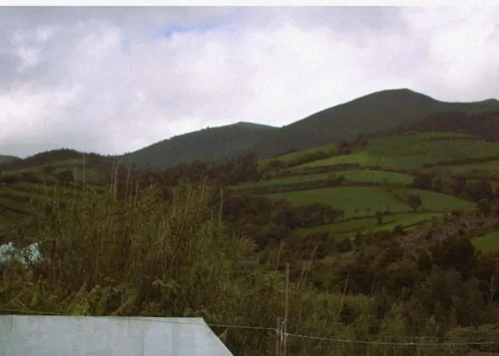 Um Da Casa Do Monte Agua de Alto